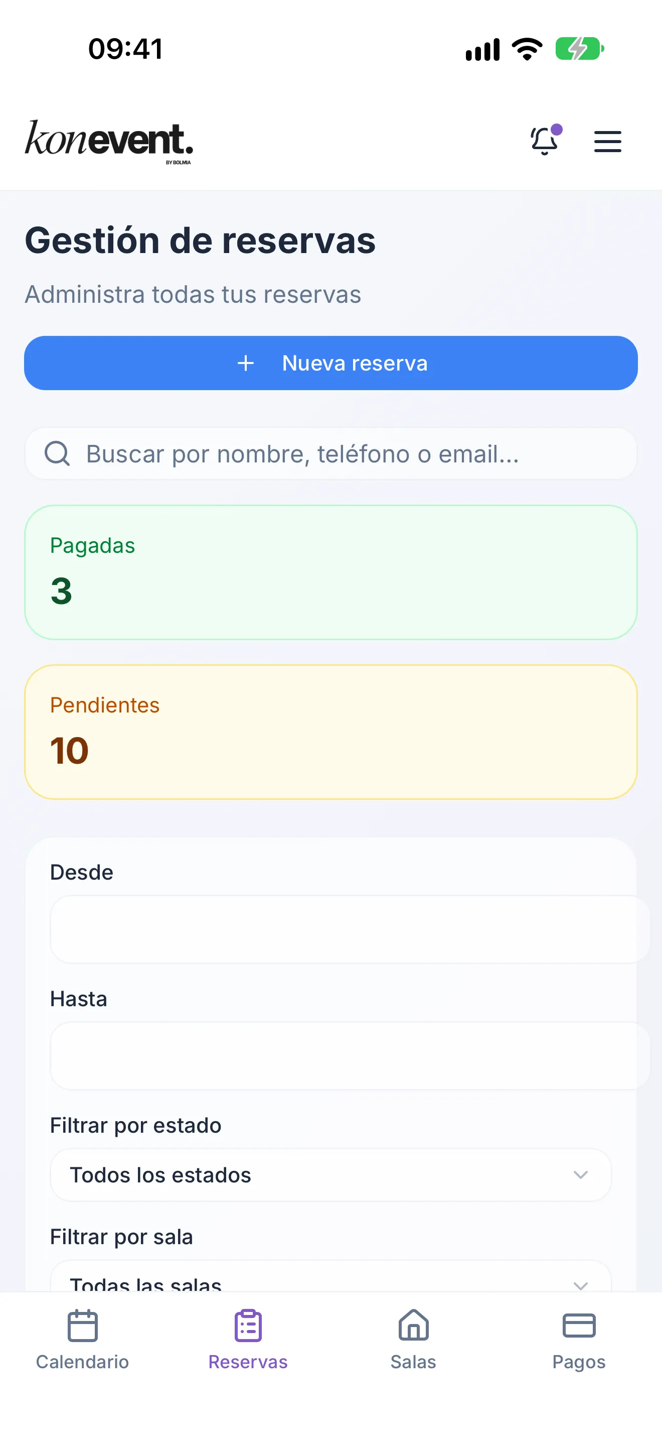 App de Konevent en iPhone: gestión de reservas con el botón de nueva reserva, el buscador por nombre, teléfono o email y el recuento de reservas pagadas y pendientes.