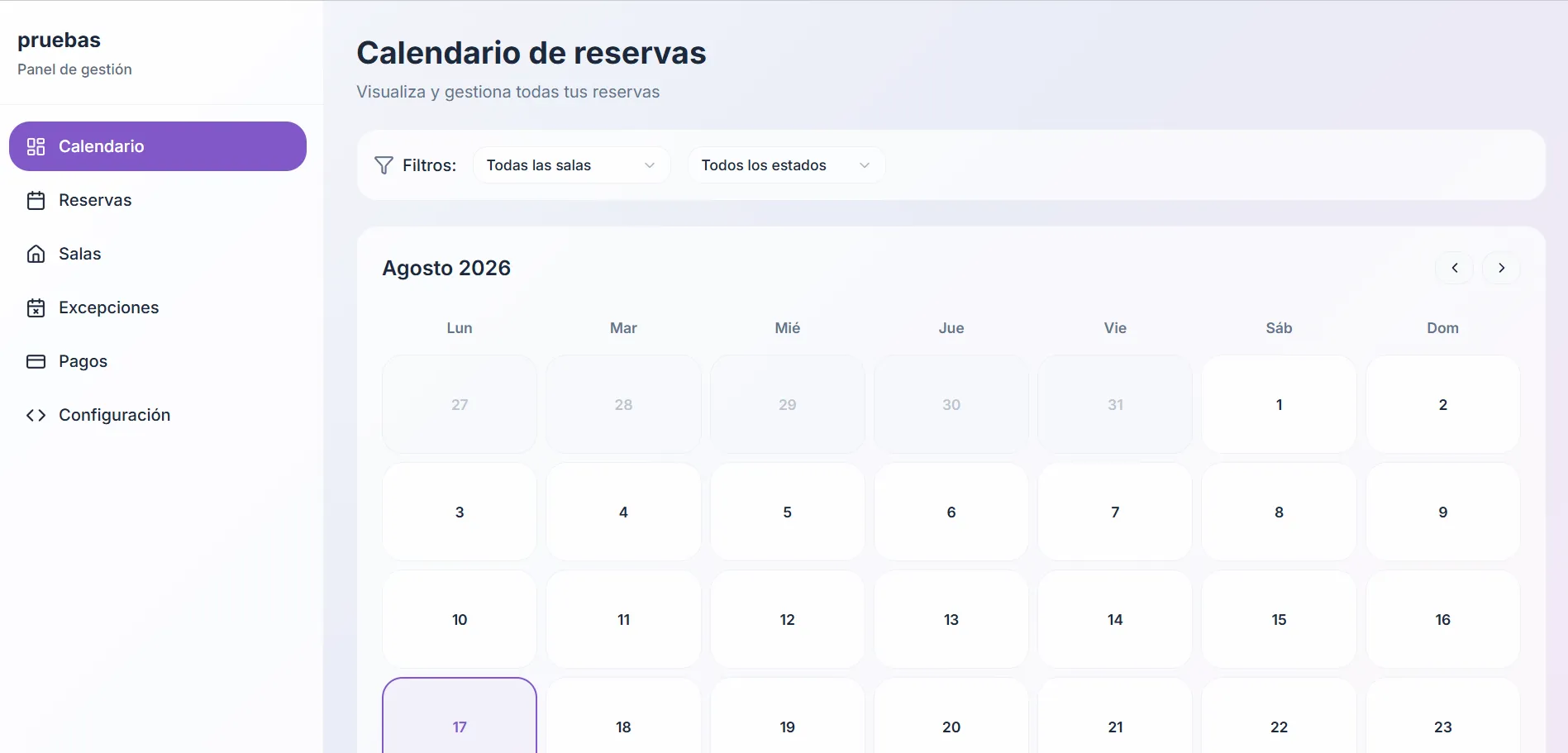 Calendario de reservas del panel de gestión de Konevent: el mes completo, con los filtros por sala y por estado.